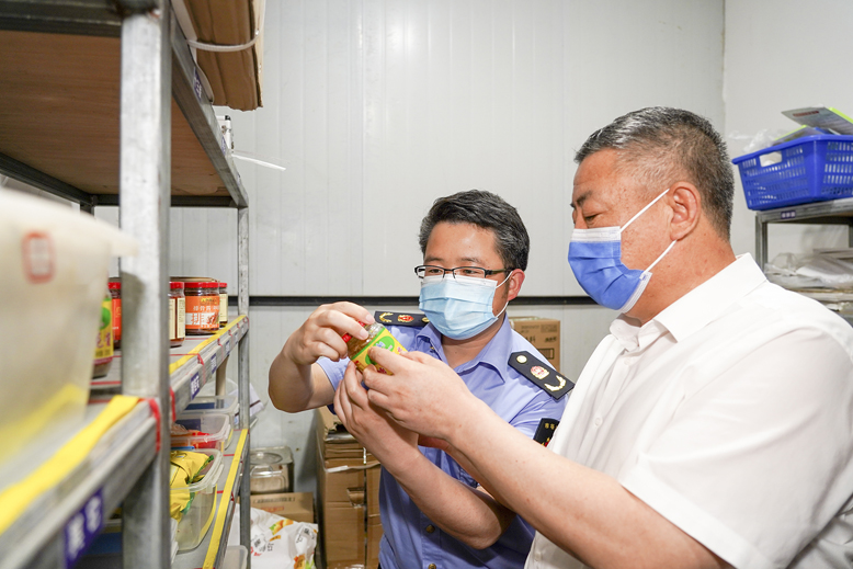 兩部門檢查高考期間餐飲、衛(wèi)生安全